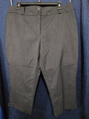 TALENTLESS Black Pinstripe Capris